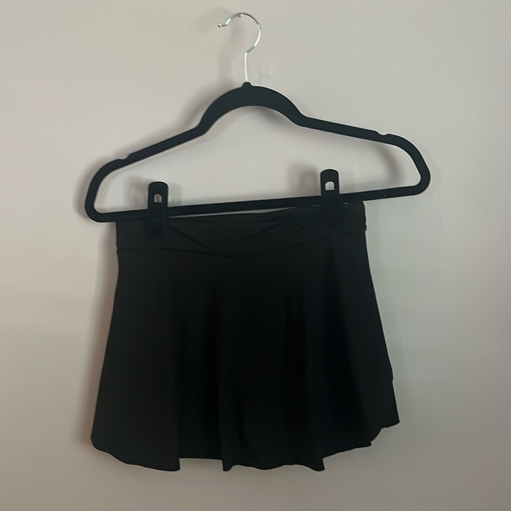 Black tennis athletic skirt with shorts & pockets